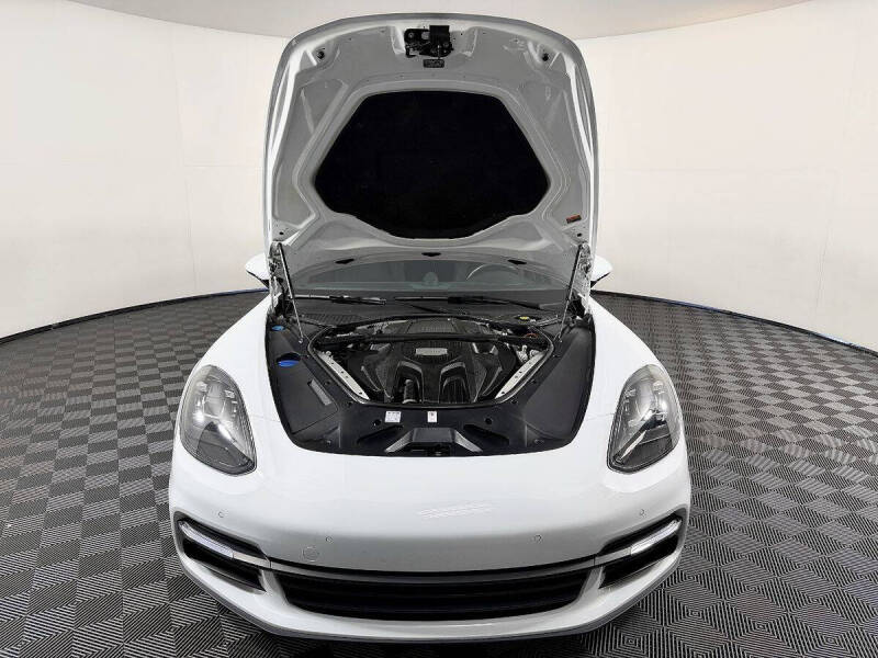 2017 Porsche Panamera 4