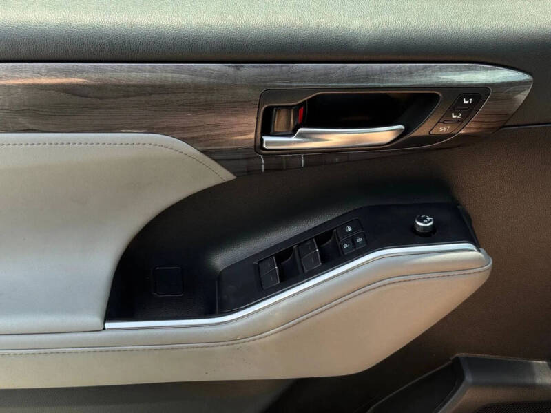 2022 Toyota Highlander Platinum