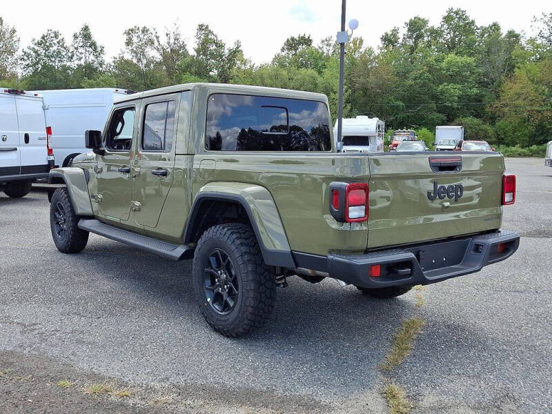 2025 Jeep Gladiator Sport