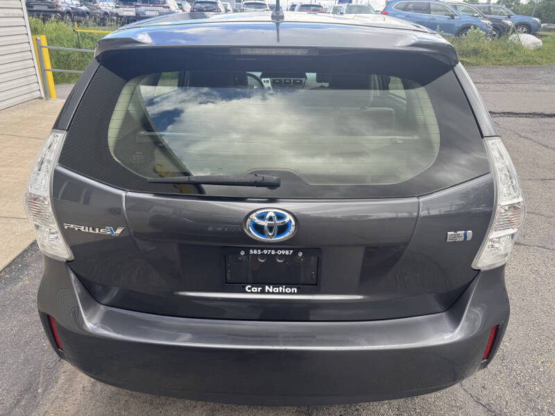 2012 Toyota Prius v Two