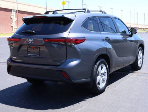 2023 Toyota Highlander LE