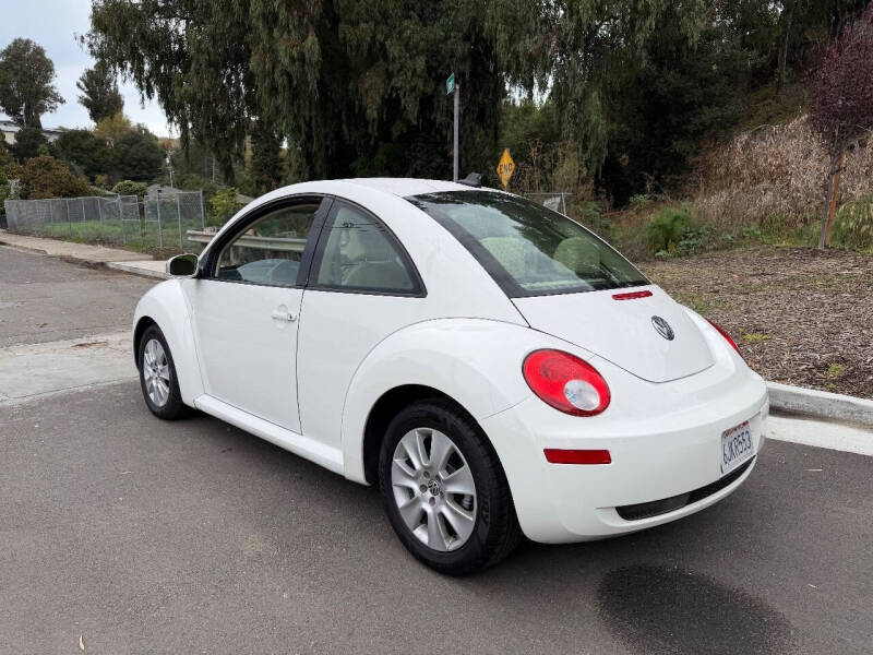 2009 Volkswagen New Beetle Base PZEV