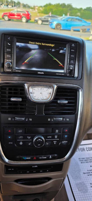 2015 Chrysler Town and Country Limited Platinum