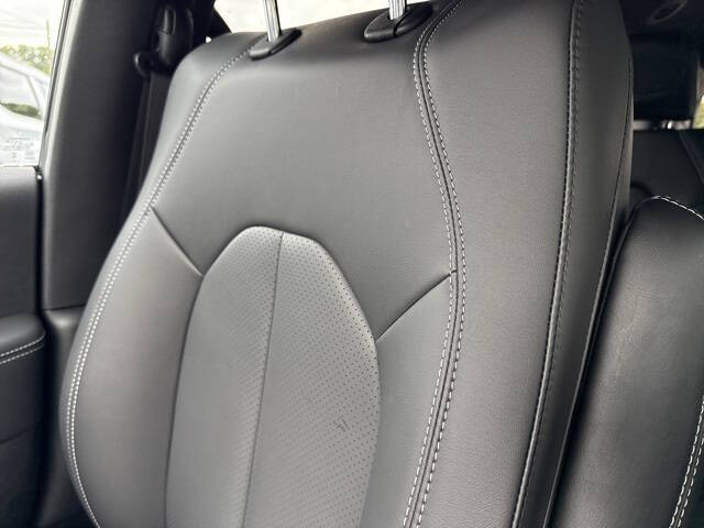 2026 Chrysler Voyager LX