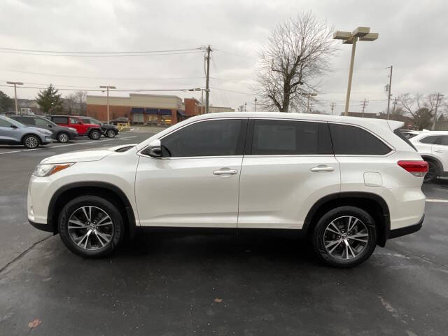2019 Toyota Highlander LE