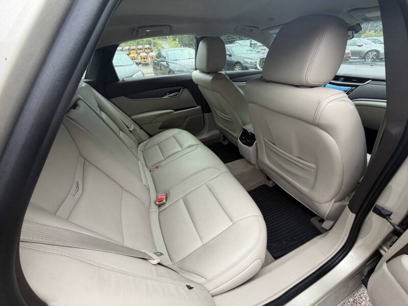 2015 Cadillac XTS Standard