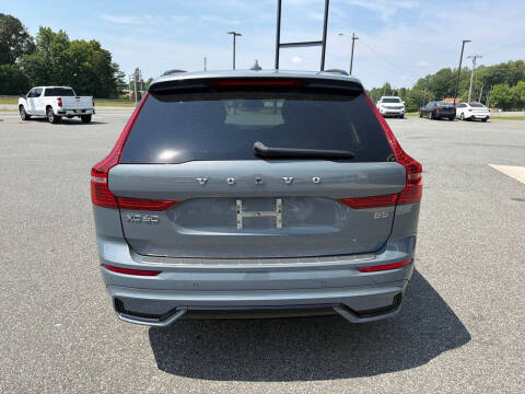 2023 Volvo XC60 B5 Plus Dark Theme