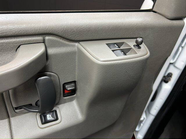 2022 GMC Savana 2500