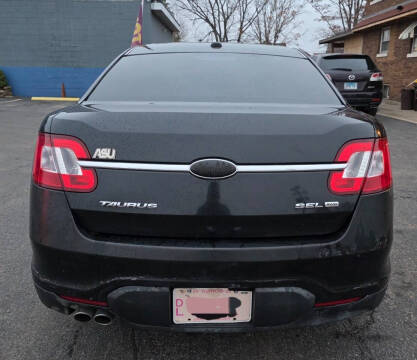 2011 Ford Taurus SEL