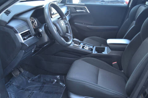 2023 Mitsubishi Outlander ES