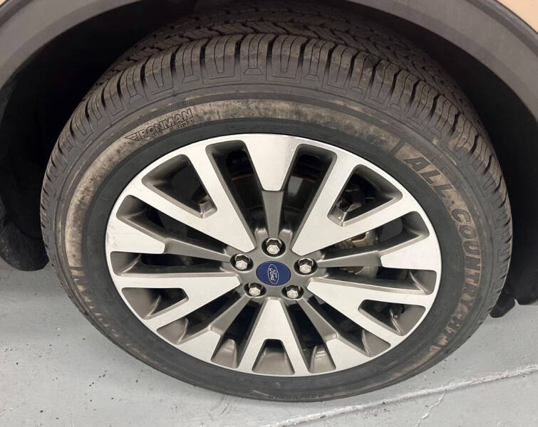 2020 Ford Escape Titanium