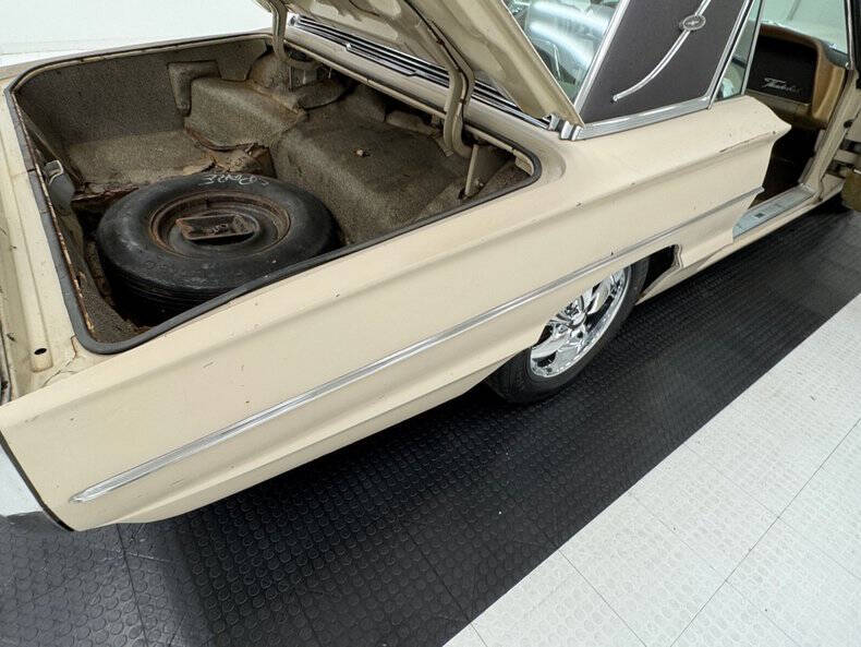 1964 Ford Thunderbird