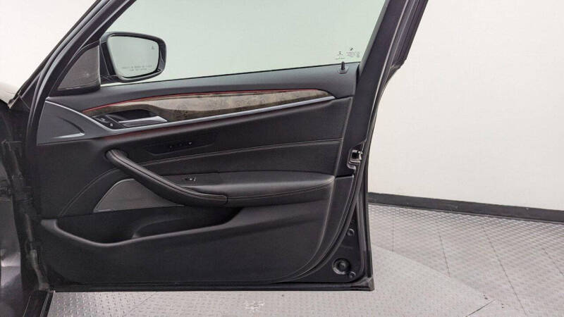 2019 BMW 5 Series 540i