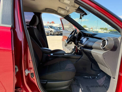 2022 Nissan Kicks SR