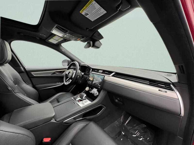 2024 Jaguar F-PACE P250 R-Dynamic S
