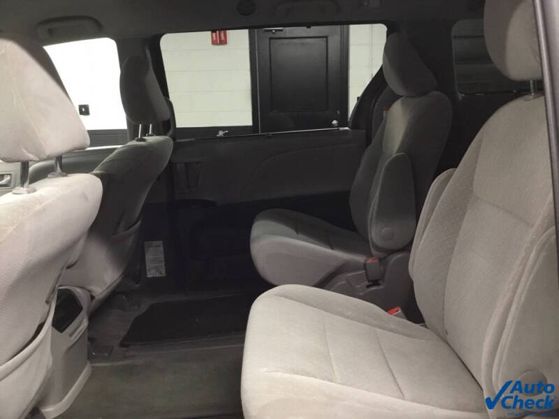 2017 Toyota Sienna LE 7-Passenger