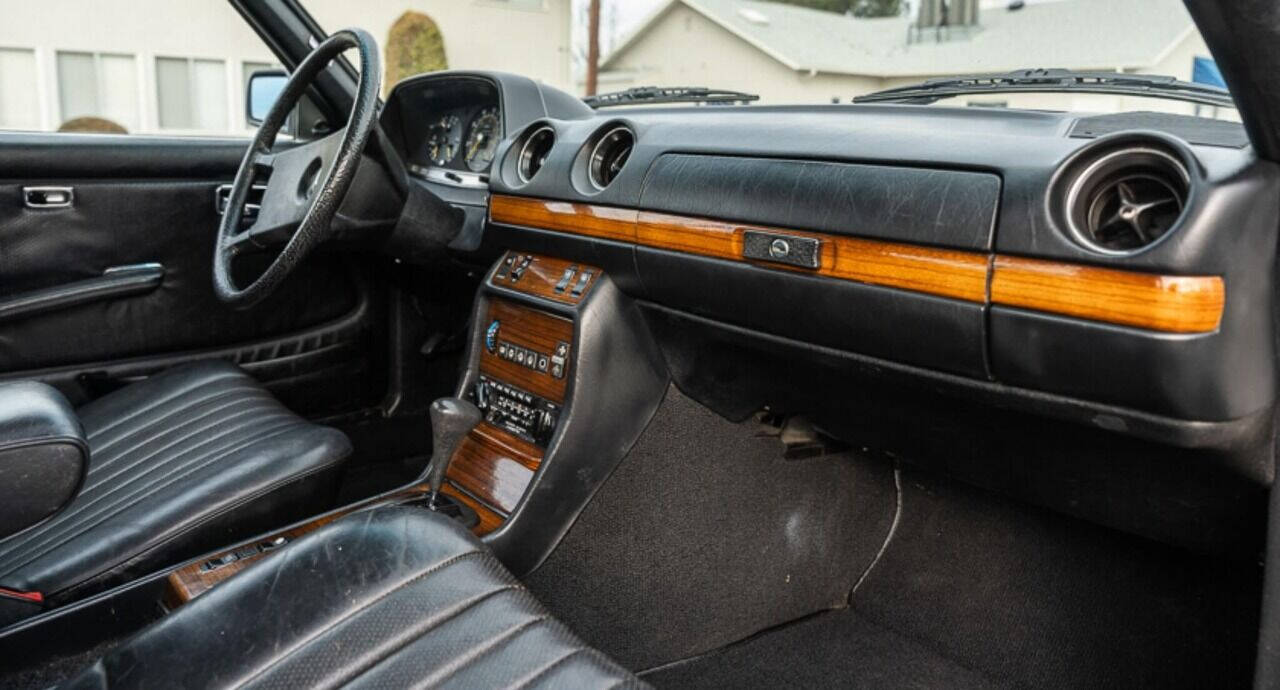 1982 Mercedes-Benz 300-Class 11