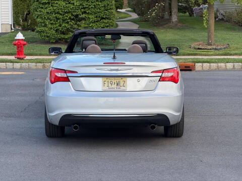 2011 Chrysler 200 Touring