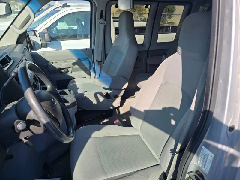 2013 Ford E-Series E-350 SD XLT