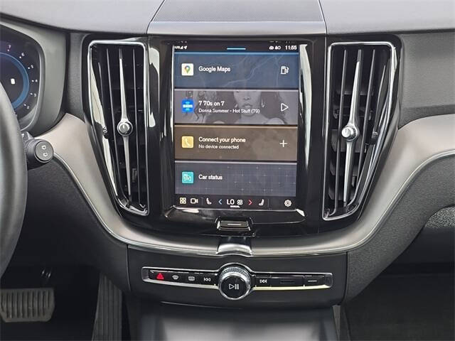 2024 Volvo XC60 B5 Core Dark Theme