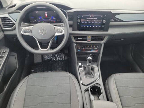 2026 Volkswagen Taos SE Black