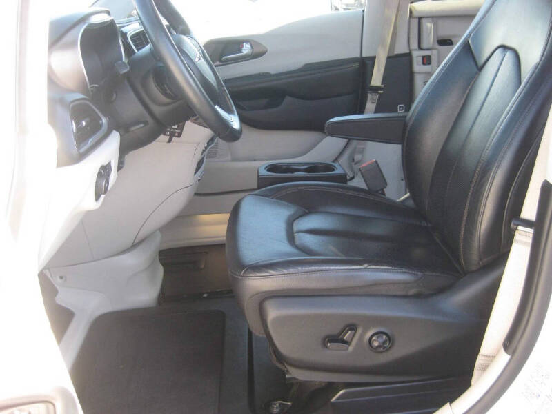 2018 Chrysler Pacifica Touring L Plus