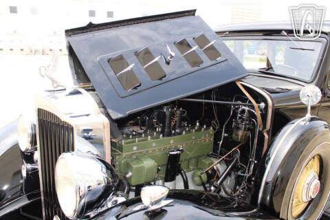 1934 Packard 1100