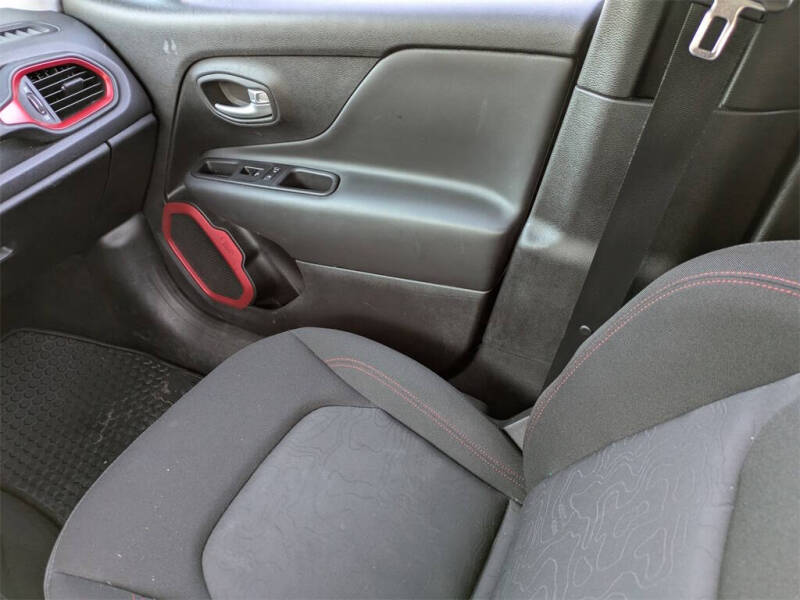 2023 Jeep Renegade Trailhawk