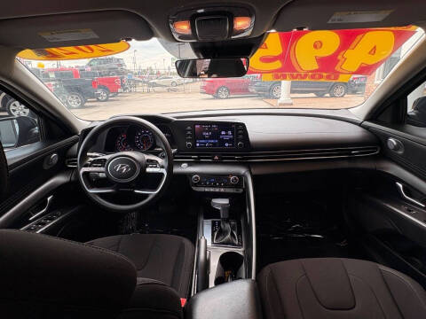 2022 Hyundai Elantra SEL