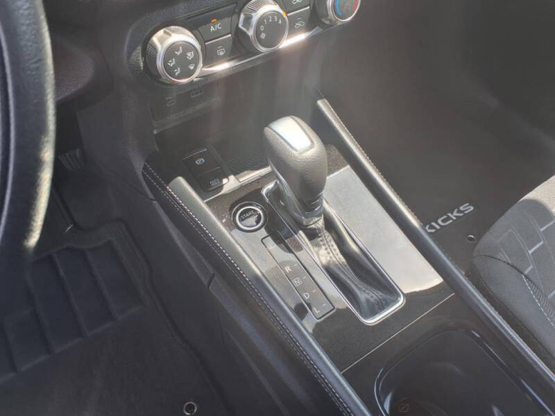 2024 Nissan Kicks SV