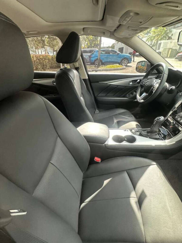 2023 Infiniti Q50 Luxe