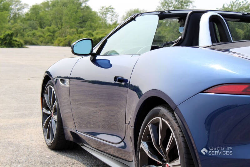 2021 Jaguar F-TYPE R