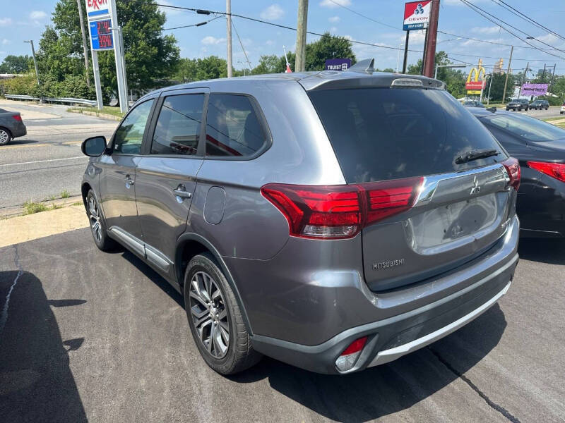 2018 Mitsubishi Outlander ES