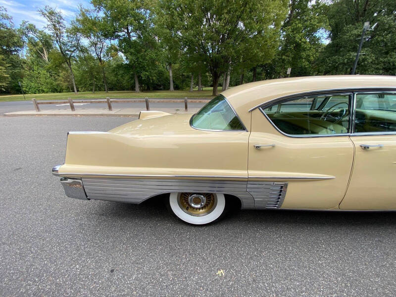 1957 Cadillac Fleetwood