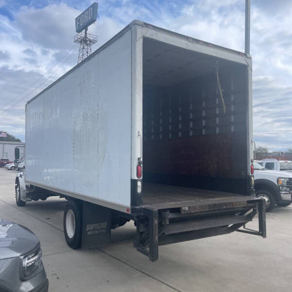 2007 Freightliner M2 106