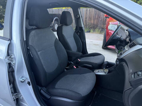 2013 Hyundai Accent GS