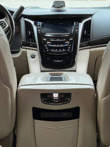 2018 Cadillac Escalade Luxury