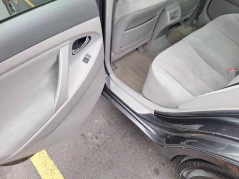 2010 Toyota Camry LE