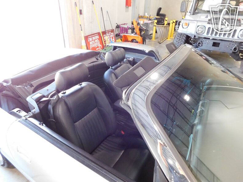 2004 Ford Thunderbird Deluxe