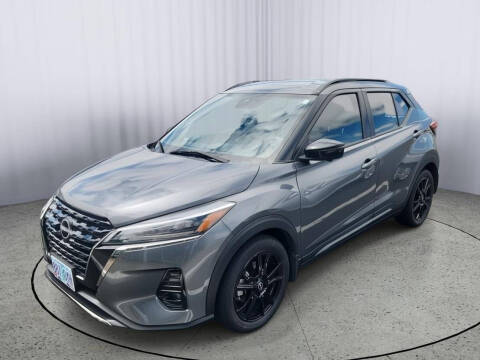 2022 Nissan Kicks SR