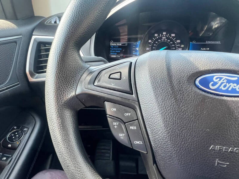 2023 Ford Edge SE