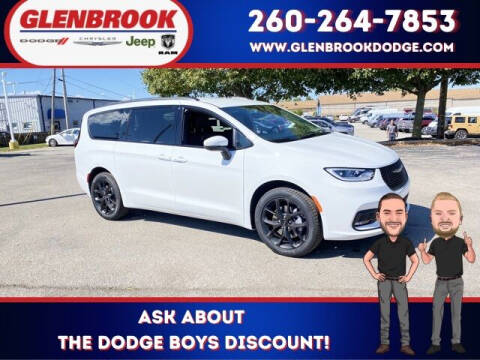 2023 Chrysler Pacifica for sale at Glenbrook Dodge Chrysler Jeep Ram and Fiat in Fort Wayne IN