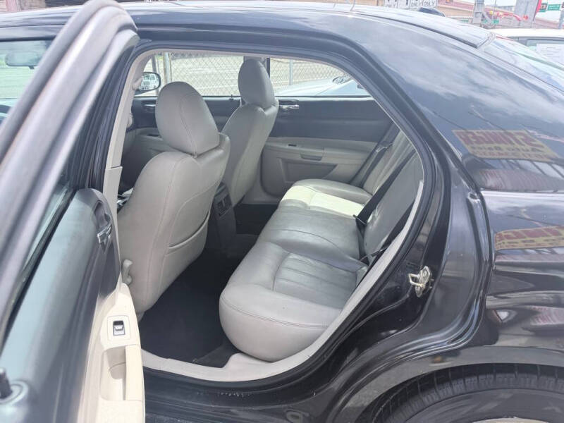 2005 Chrysler 300