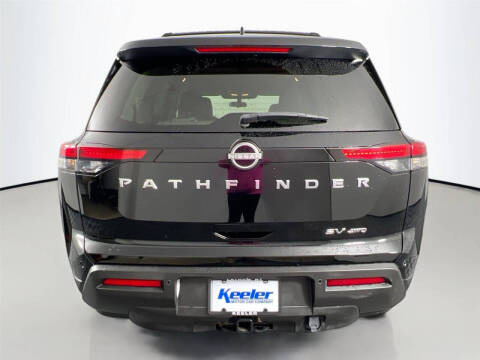 2022 Nissan Pathfinder SV