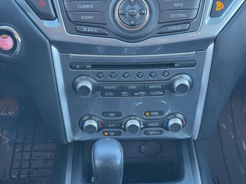 2017 Nissan Pathfinder SL