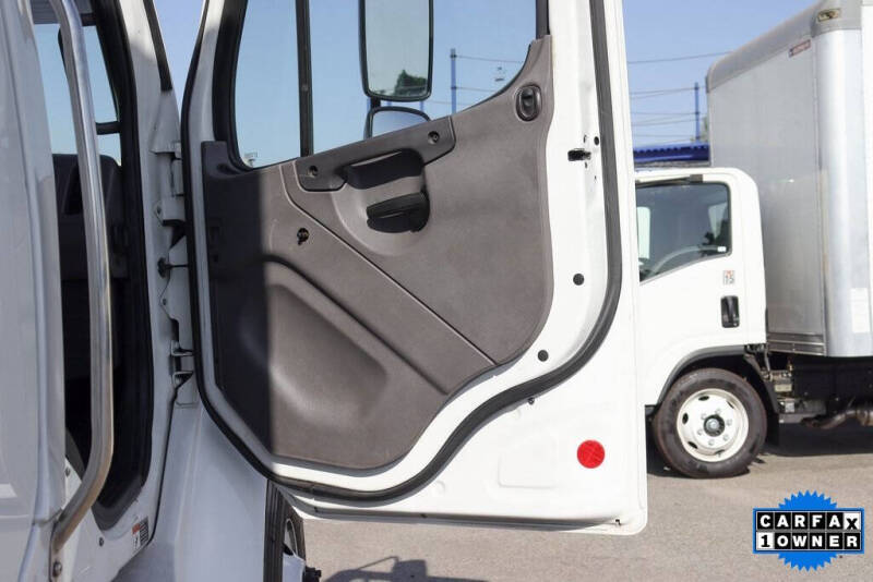 2018 Freightliner M2 106