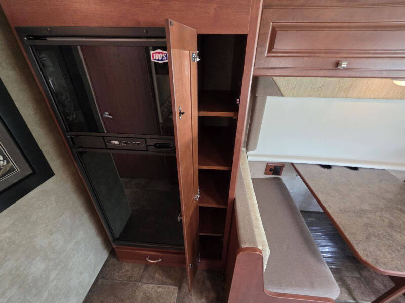 2013 Winnebago Vista
