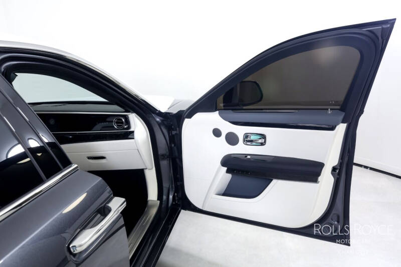 2023 Rolls-Royce Ghost