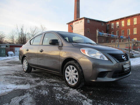 2014 Nissan Versa 1.6 S Plus