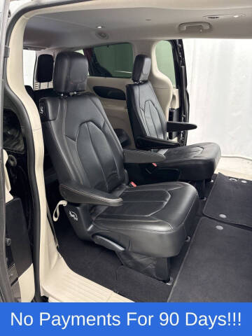 2017 Chrysler Pacifica Touring-L